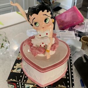 Rare Vintage Betty Boop Heart Shaped Music Trinket Box 1991 Music Collectible
